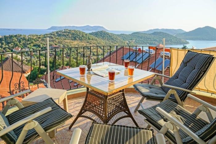 Picus Apart Amazing Sunset View