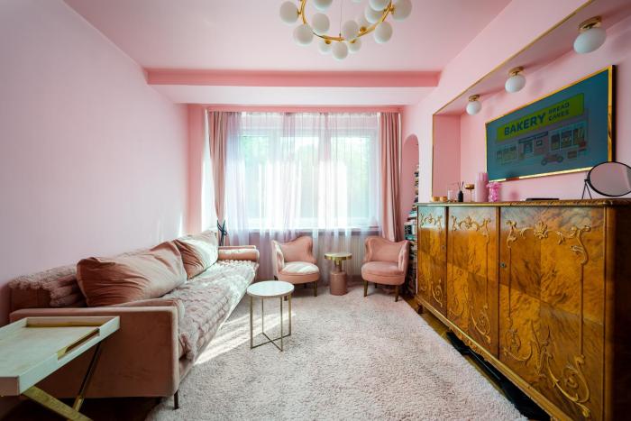 Warsaw Downtown Colourful Apartment by BookingHost