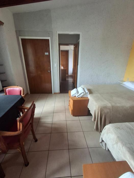 THE GREEN HOUSE BY E&M Familiar