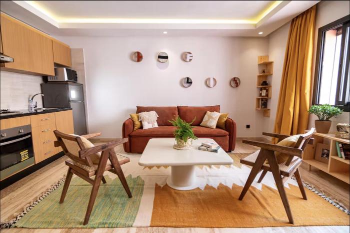 Marrakech Oasis, Central and Modern