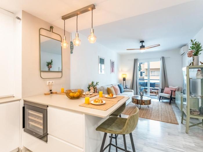 Pass the Keys Stylish 3 Bed Flat in Los Pacos
