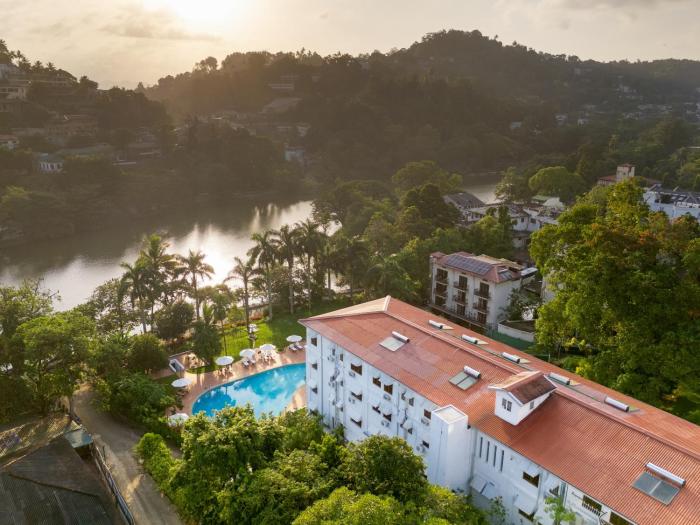 Hotel Suisse Kandy - Since 1890