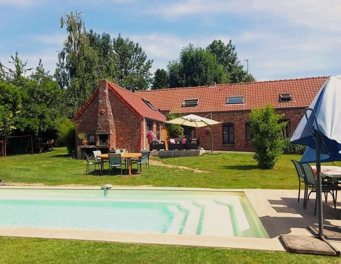 La Vendegeoise - Gîte chaleureux 10P chez lhabitant - Jardin- Piscine ext chauffée partagée de mai à septembre