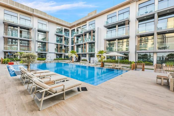 Stylish Studio Near Miracle Garden - Luxury Amenities & Style