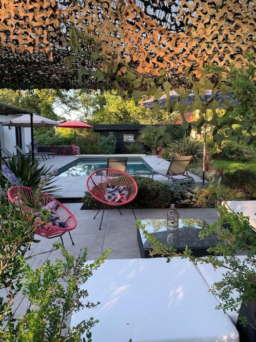 VILLA AU COEUR des VIGNOBLES GRAND CRUS DE PESSAC-LEOGNAN