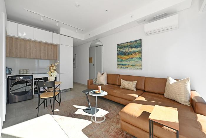 Modern city stay-23rd floor view