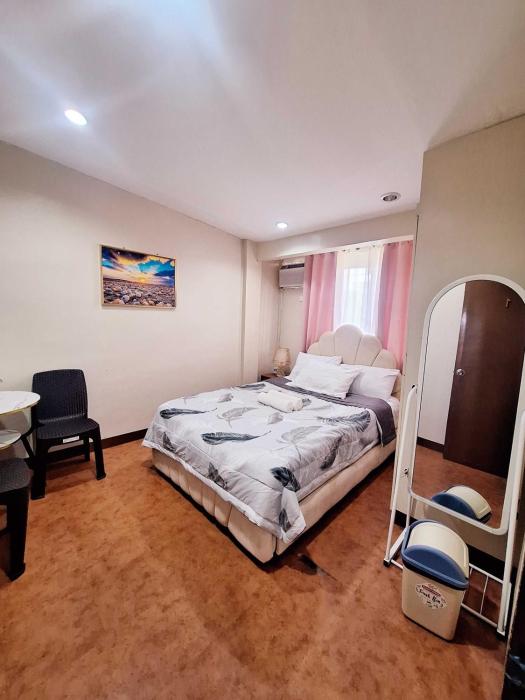M1 Studio Apartment Transient House near SPMC Robinsons and SM Lanang