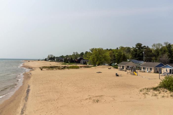 Waterfront Cabin with New Bath