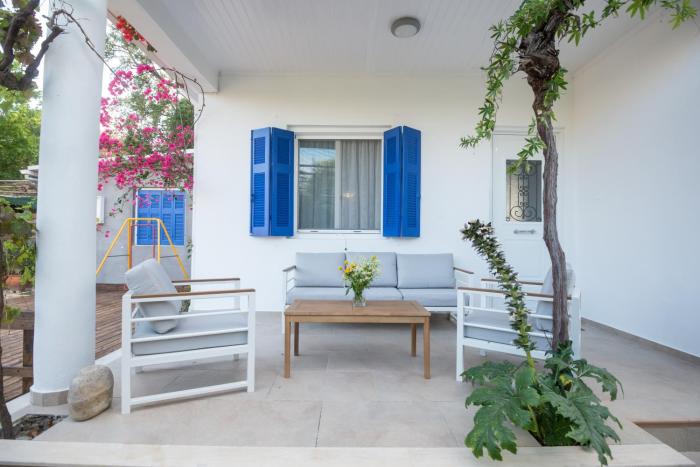 Velanidia House