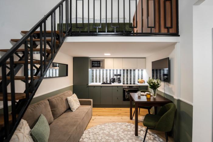 Garden retreat for two! brand new I