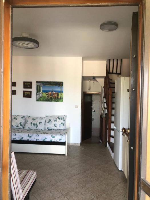 THE HOUSE WITH THE VIEW