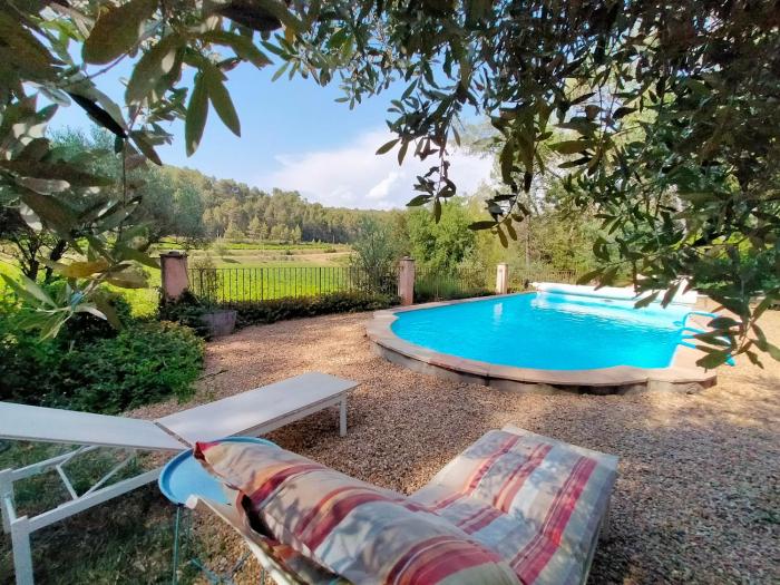 Le Figuier appart 2-3 pers en plein vignoble avec piscine privée à 30mn des gorgesdu Verdon et des plages
