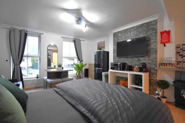 Barbican Studio EC1M central Sleeps 3