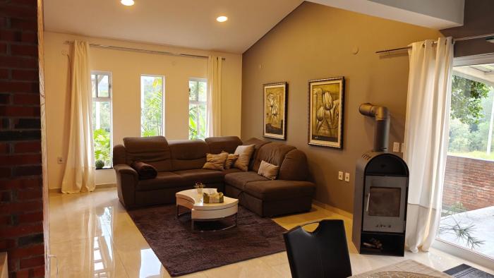 Casa Connect in Barrio Esperanza, 3 Zimmer, Küche, Parking, Sauna, ruhig, central, modern!