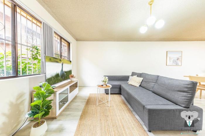 KozyGuru | Cabramatta | Spacious 3BR Townhouse