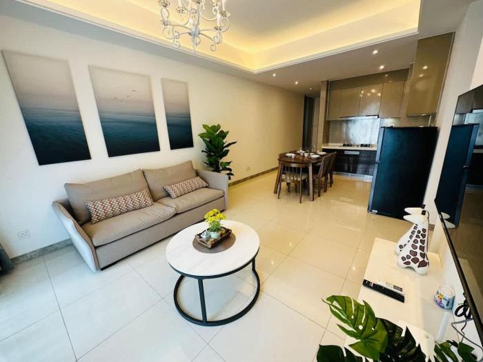 Emerald Homes at R&F - free WiFi & 1 carpark - Dual-Key