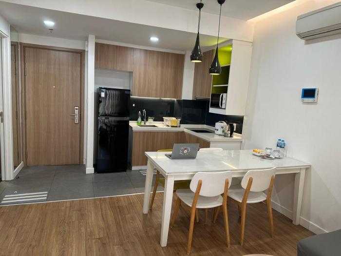 Republic Plaza Airport Free Poll Gym