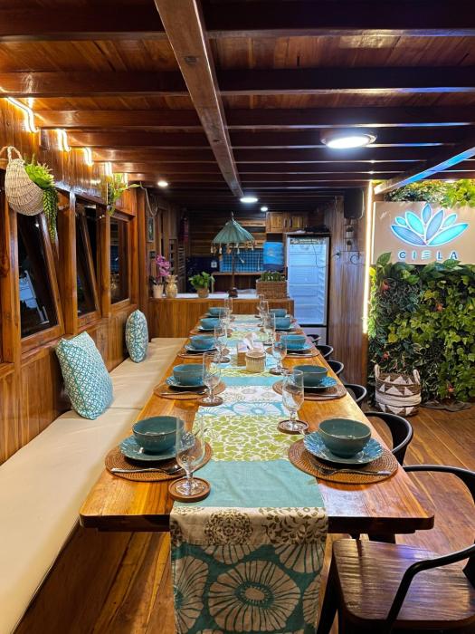 Luxury Private Phinisi Sailing in Komodo island