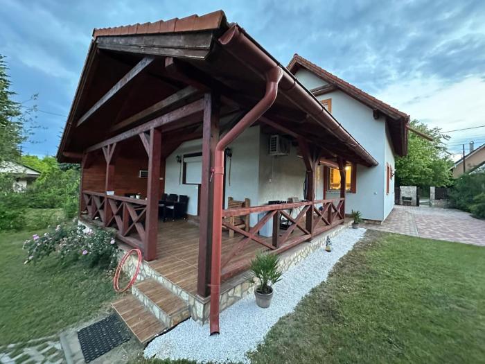 Holiday home with Jakuzzi and Sauna