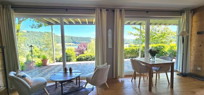 Romantic and Cosy Studio with Lake View in Meerfeld Eifel Region