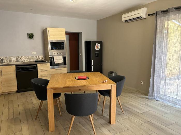 Cozy house with pool