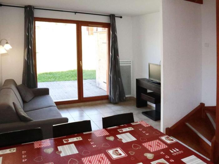 Chalet mitoyen aux Orres avec piscine chauffée, sauna, hammam - skis aux pieds - 6 pers. - FR-1-322-110