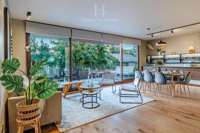 HT Departamento en Vitacura con Estacionamiento