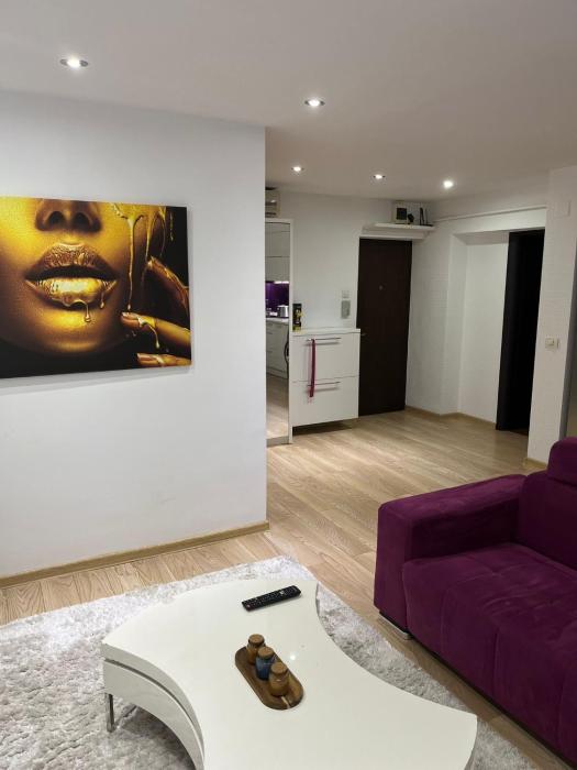 Ultracentral cu terasa Etaj unu