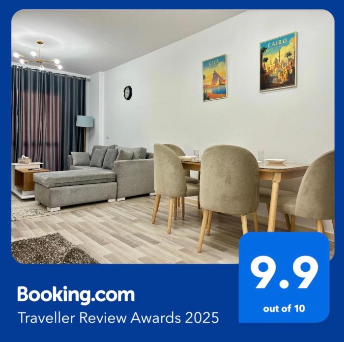 Luxury Inn: 2BR Amazing location in Madinaty B11