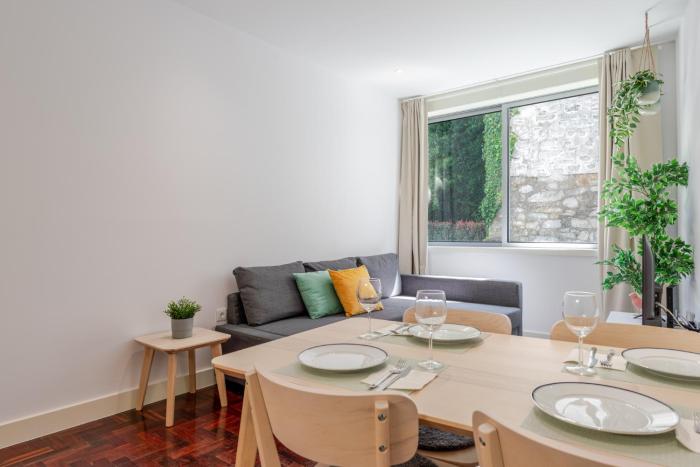 Renovated & Quiet 1-Bedroom in Santa Catarina