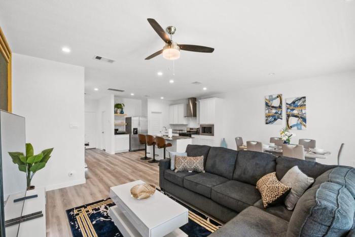 Stunning luxury 3 bedroom home