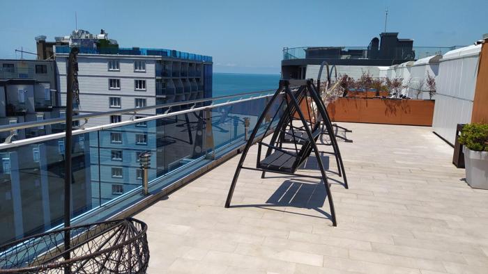 Turquoise Sunrise Apartment