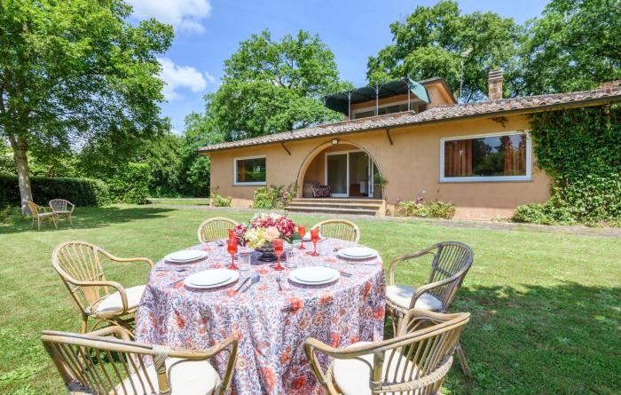 Stunning Home In Sutri