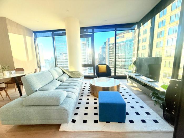 Sydney CBD New 2 bedroom Condo with amazing view Pool Gym 2