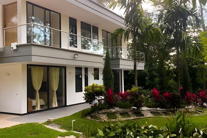 Reserva tu casa en la naturaleza con camino al río