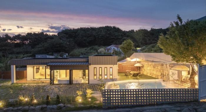 Gyeongju Gyeongjuaegamyeon Pool Villa