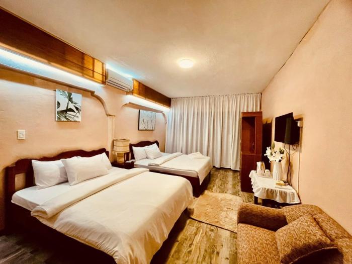 Aloha Ocean View Resort