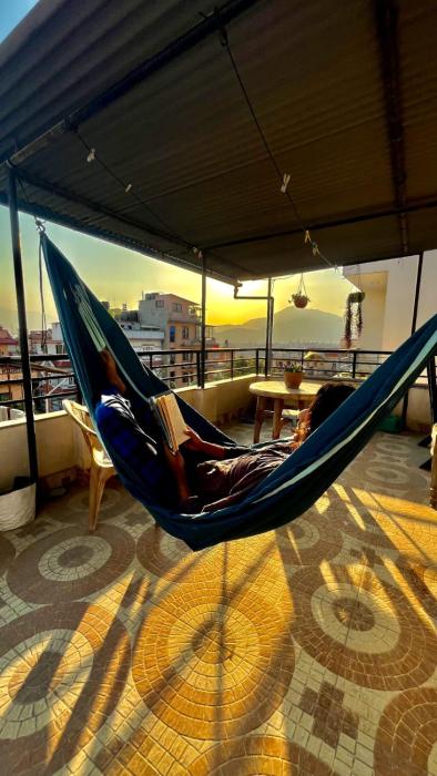Family Home with Rooftop access and Mountain View