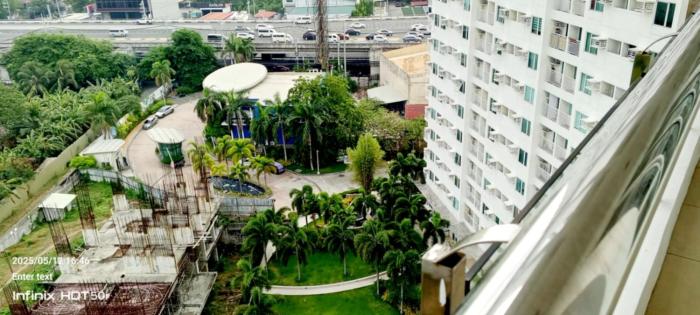 Alabang Staycation By Renz