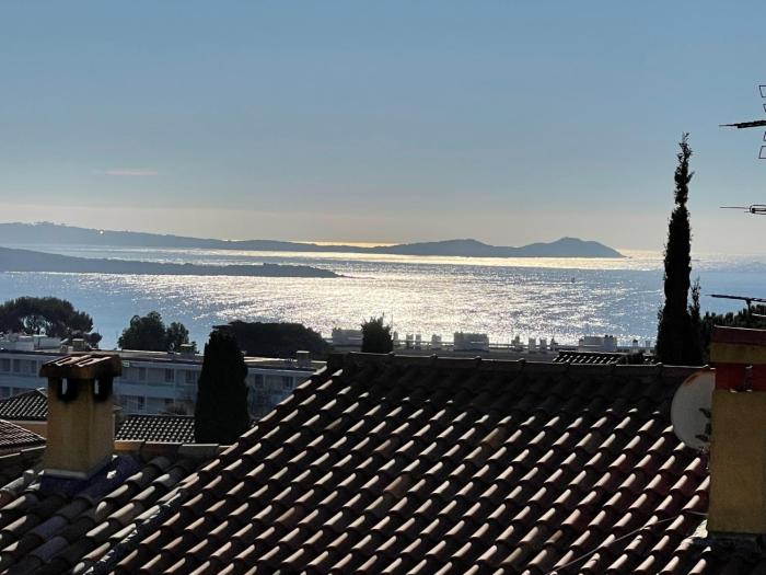 Le Clos des Cigales 3 étoiles OT vue mer 180 avec Parking du samedi au samedi