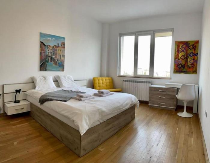 2BD on Vitosha Street by Cosher