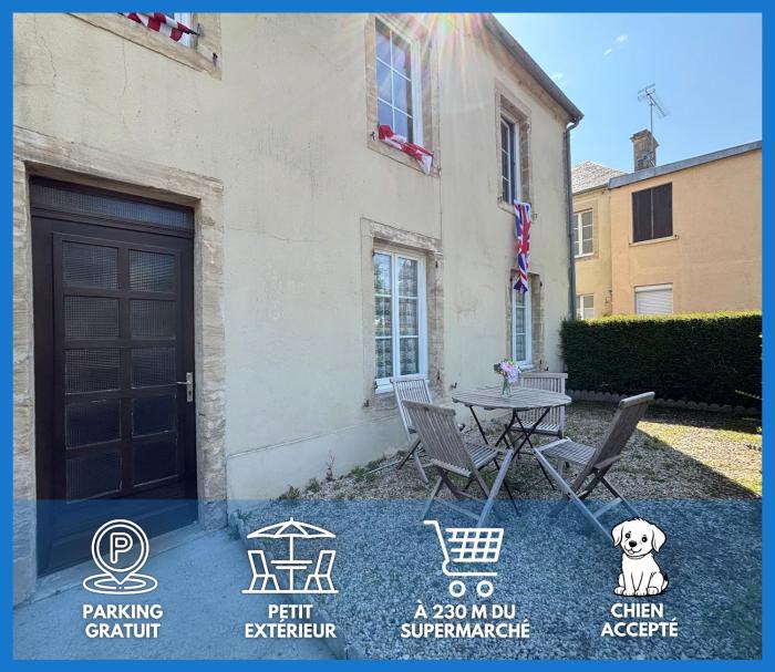 Les continents maison spacieuse 4 belles chambres parking privatif terrasse à 5 mn à pied tous commerces et 20 mn plage Omaha Beach et à 15 mn de Bayeux