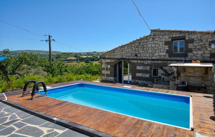 Stunning Home In Monterosso Almo