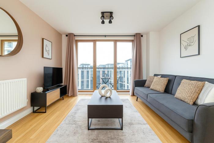 Contemporary flat in Bow