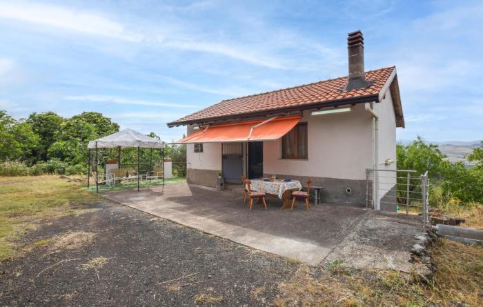 Beautiful Home In Bronte With Wifi