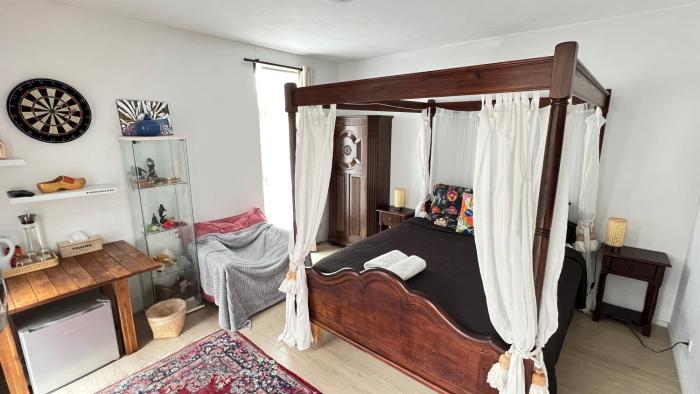 Two nice rooms in residential area with private bathroom