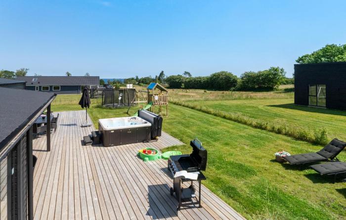 Beautiful Home In Børkop With Sauna