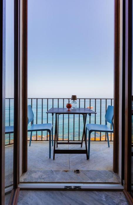 Destination Cefalu view downtwn