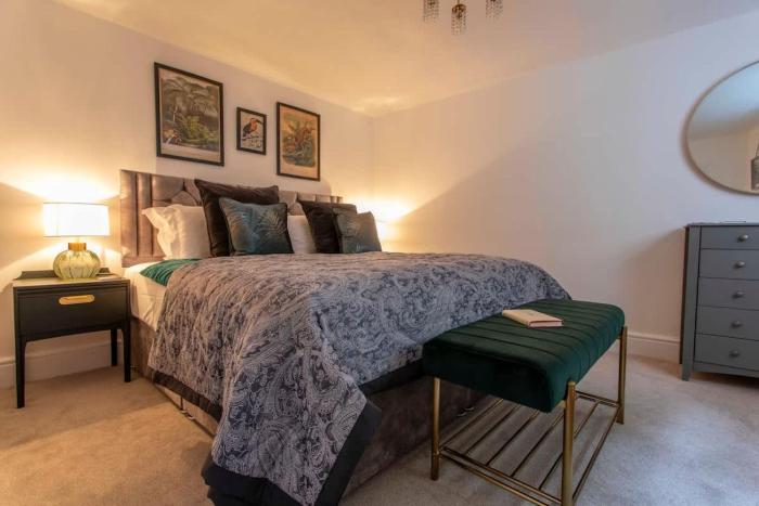 Central, beautiful home - with parking