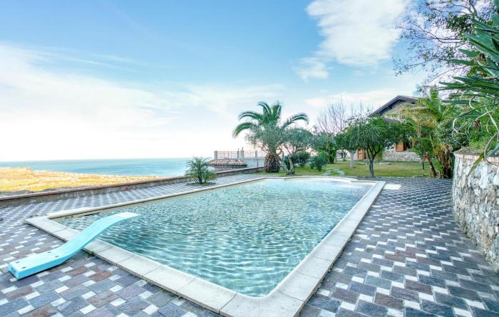 Nice Home In Montepaone